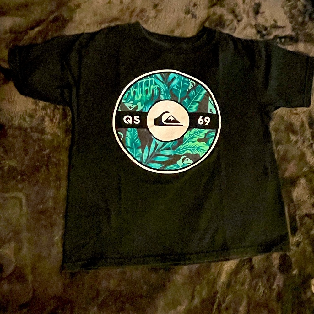 Quick silver t shirt